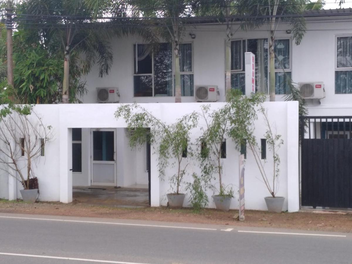 Saragama Holiday Resort Kurunegala Ngoại thất bức ảnh